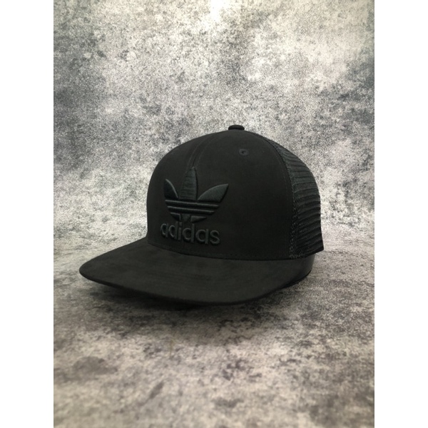 Nón SnapBack Adidas đen nhung logo thêu nét