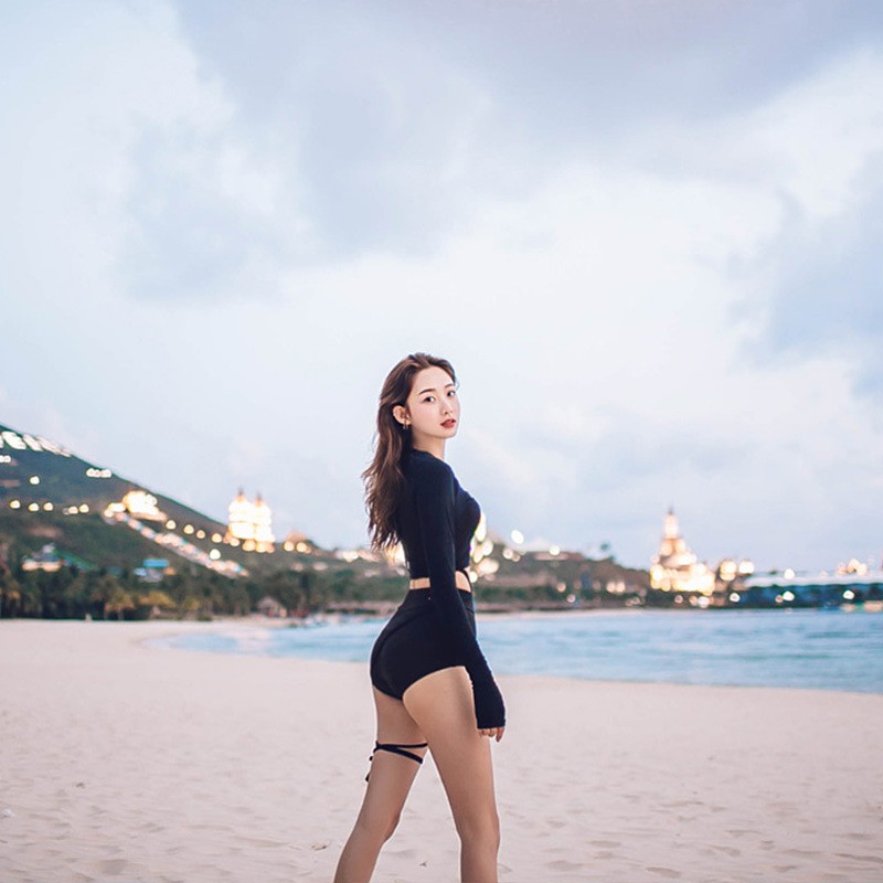 Bộ đồ bơi 2 mảnh áo dài tay phong cách Hàn Quốc dành cho bạn gái đi biển 2021 màu đen dây đan mã L63