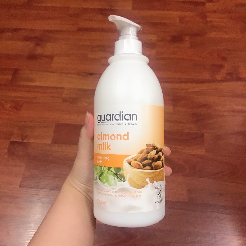 Sữa Tắm Trắng Da Dưỡng Ẩm Guardian Softening Bath Almond Milk Chiết Xuất Hạnh Nhân 1000ml / 1L