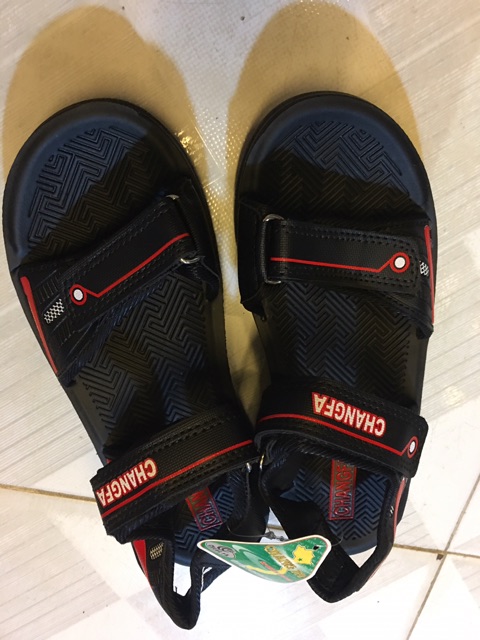 Giày xăng đan đế đúc chống nước