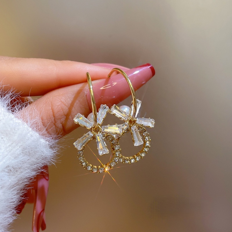 Khuyên Tai Hình Hoa Năm Cánh Đính Đá Đơn Giản Quyến Rũ