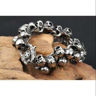 Lắc tay đầu lâu inox không gỉ