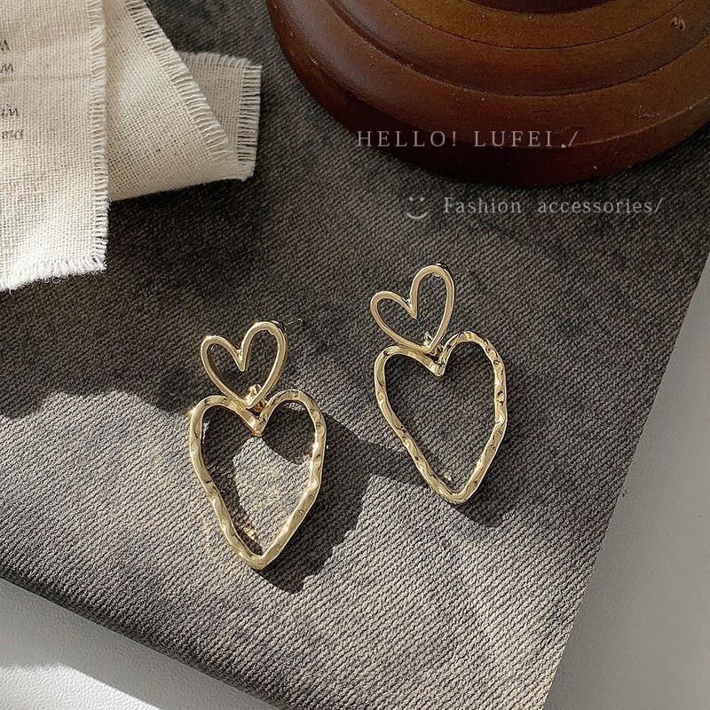 Hoa tai mạ bạc hình trái tim phong cách Hàn Quốc 2023