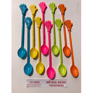 thìa nhựa hình bàn tay siêu đẹp- tiện dụng