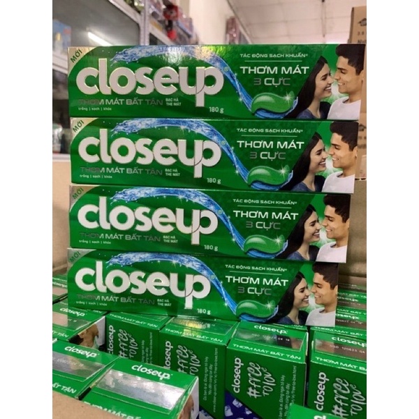 Kem Đánh Răng Close Up Hương Bạc Hà/Tinh Thể Băng Tuyết 180G