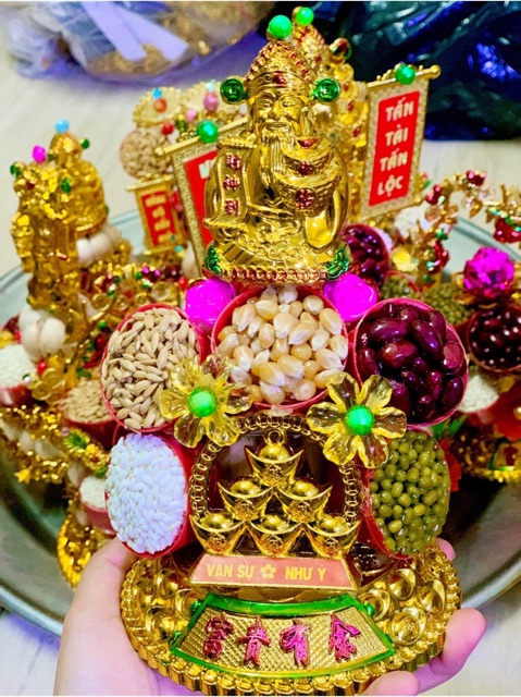 Cây tỏi ngũ đậu chưng Thần Tài