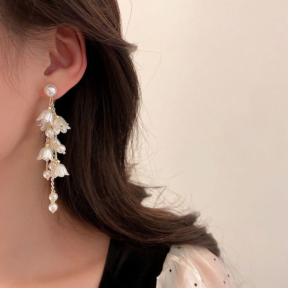 Bông Tai Dáng Dài Đính Ngọc Trai Phối Tua Rua Hình Hoa Dễ Thương Phong Cách Hàn Quốc Cho Nữ