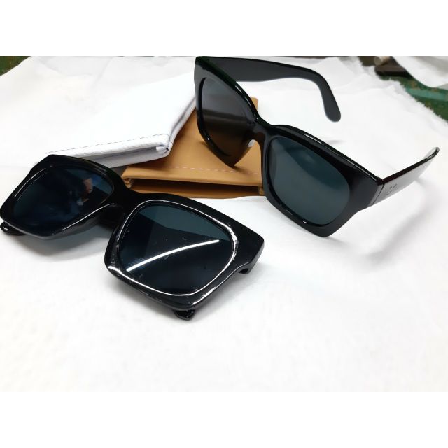 Hàng si tuyển. Kính V đen kèm túi. Hàng new tồn kho