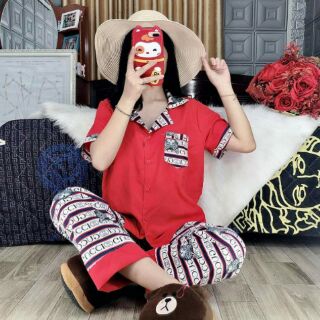 Quần áo lộn xộn