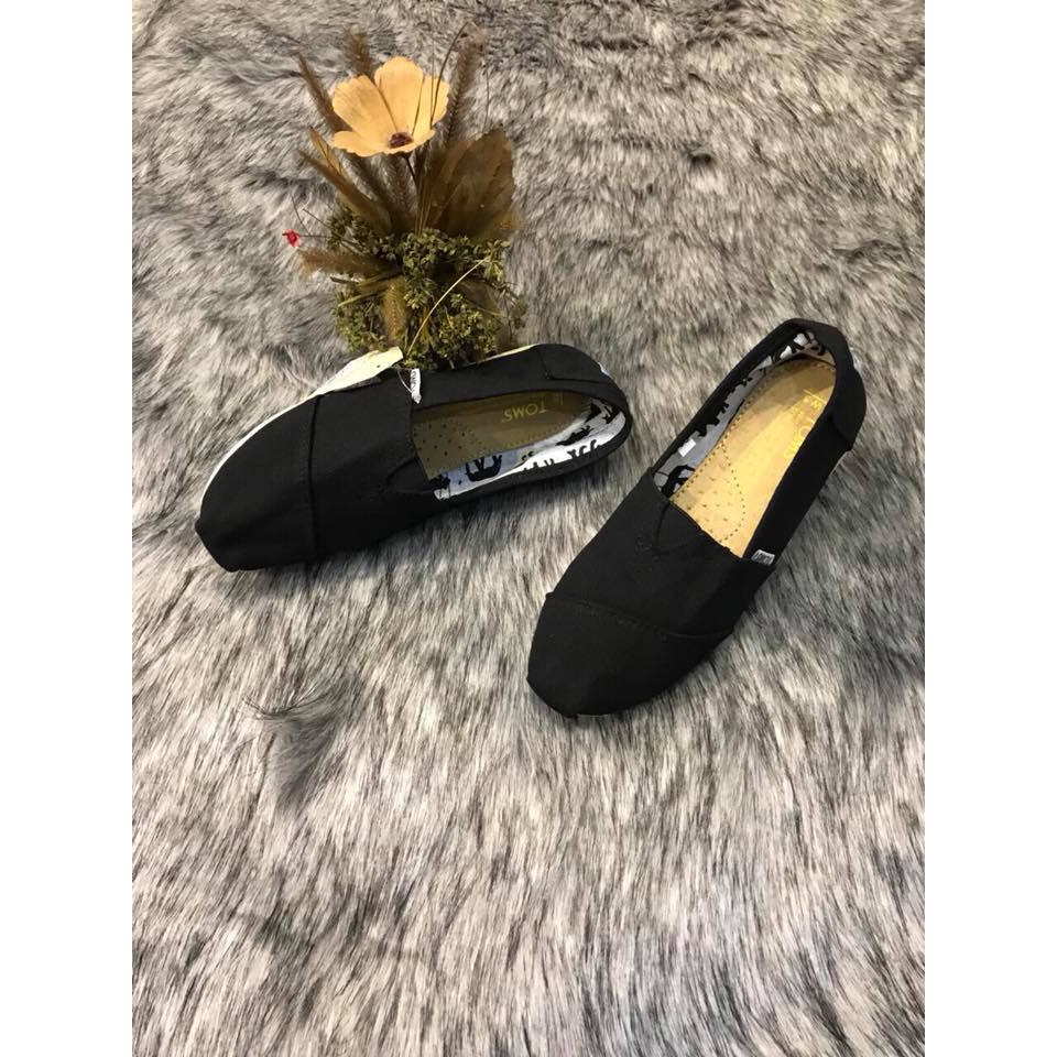 Giày Toms Đen đế Xốp
