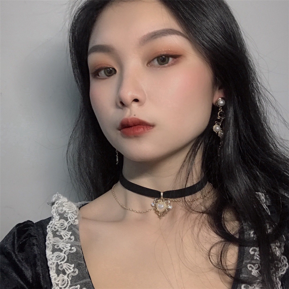 Vòng Cổ Choker Vải Nhung Mặt Hình Trái Tim Phong Cách Retro