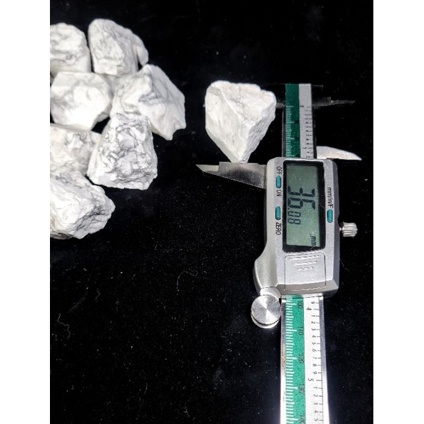 Đá thô Howlite tự nhiên có 2 kích cỡ thanh tẩy bài tarot, sưu tầm trưng bày..