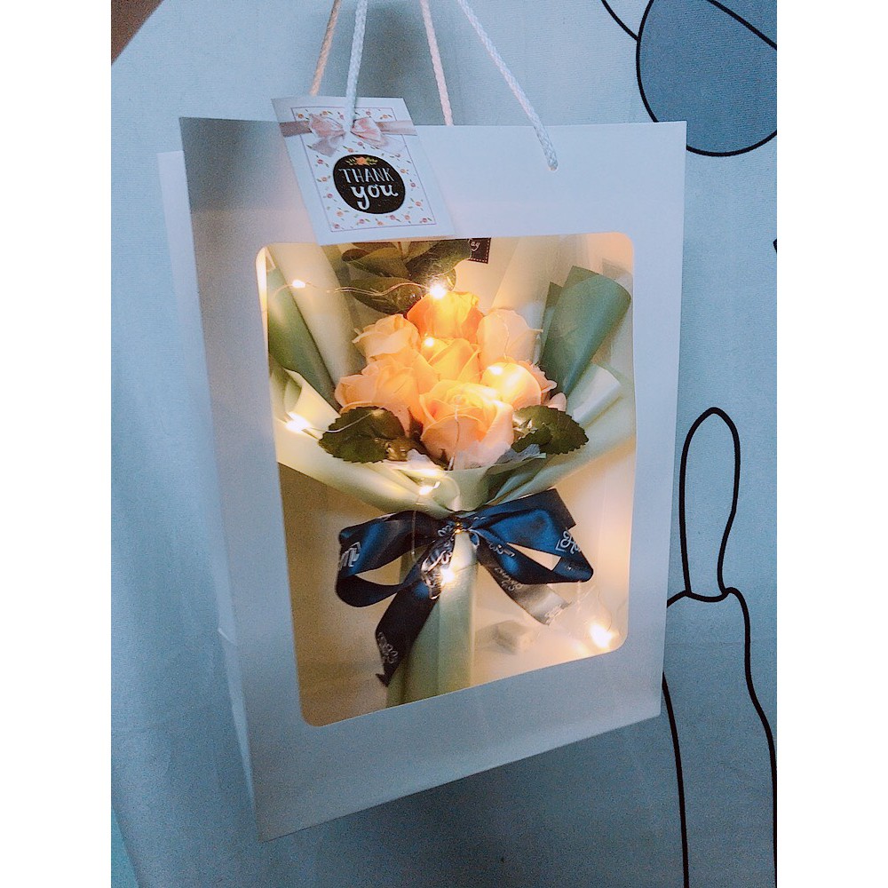 Túi giấy mặt kính đựng hoa bó từ 3-11 bông tặng kèm thiệp | BigBuy360 - bigbuy360.vn