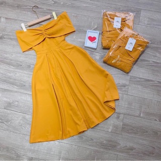 Maxi vàng bệt vai xếp ly to