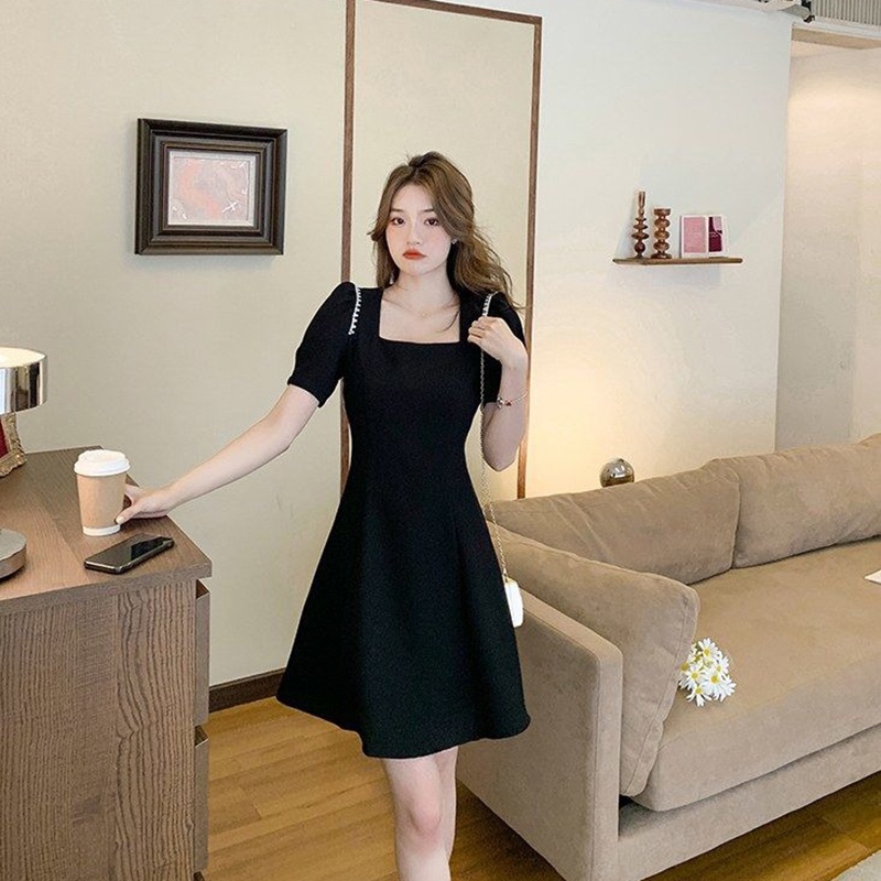 Đầm cổ vuông IELGY màu đen chiết eo phong cách Pháp thời trang cho nữ