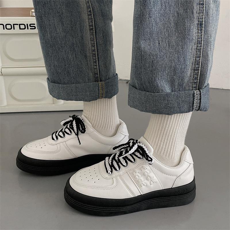Giày thể thao nữ trắng đế đen dây tết da mềm đế độn cao 4 cm sneaker ulzzang hàn quốc đi học đi chơi đẹp giá rẻ