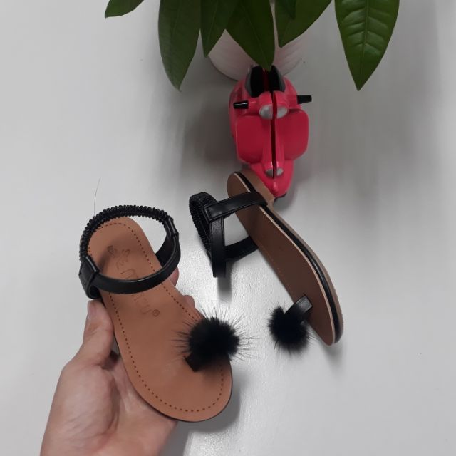 _Sandals xỏ ngón đính bông xinh xắn