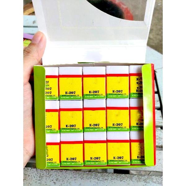 Combo 30 cục gôm tẩy màu trắng được làm bằng cao su tự nhiên, dẻo mềm, có độ đàn hồi tốt - Phát Huy Hoàng