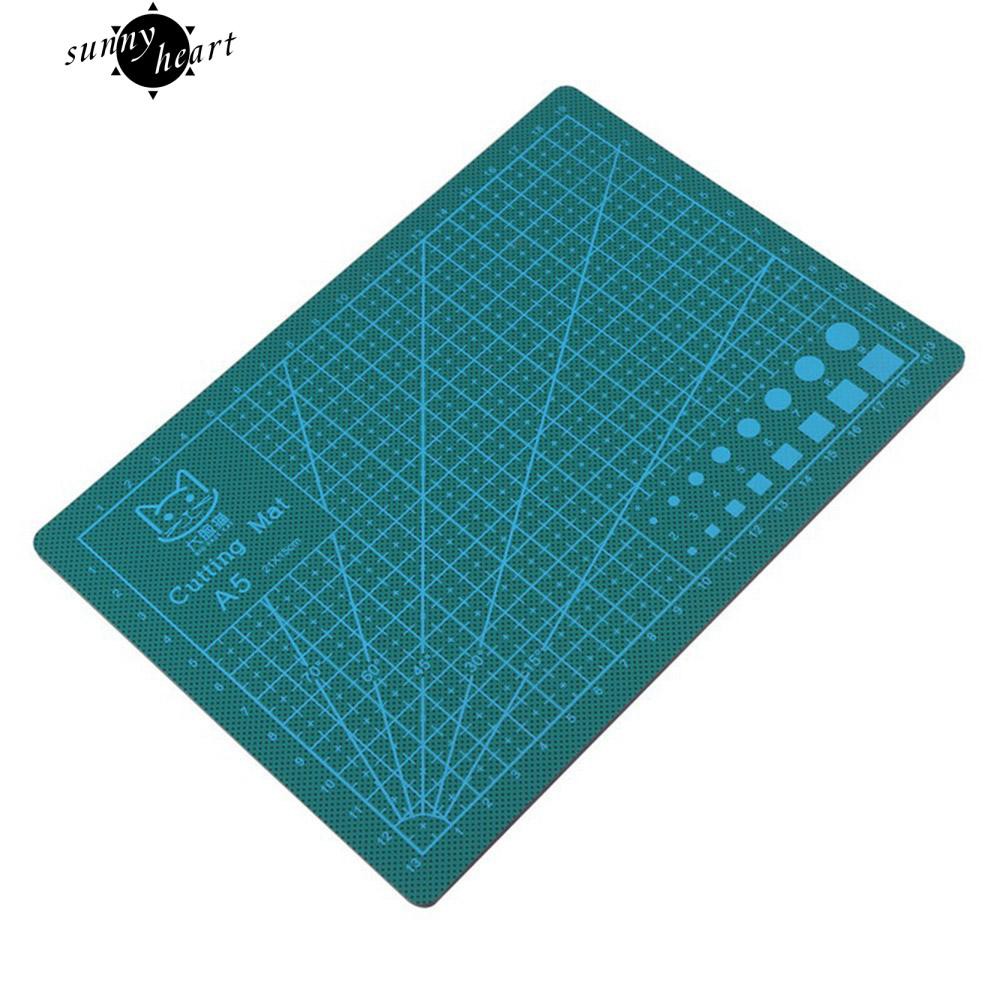 Thảm Cắt Đa Năng 21Cmx15Cm Bằng Nhựa Pvc Cao Cấp