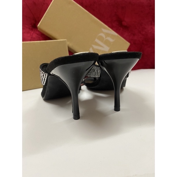 Guốc xỏ ngón Zara quai đá lấp lánh, gót 7p tôn dáng, sang chảnh