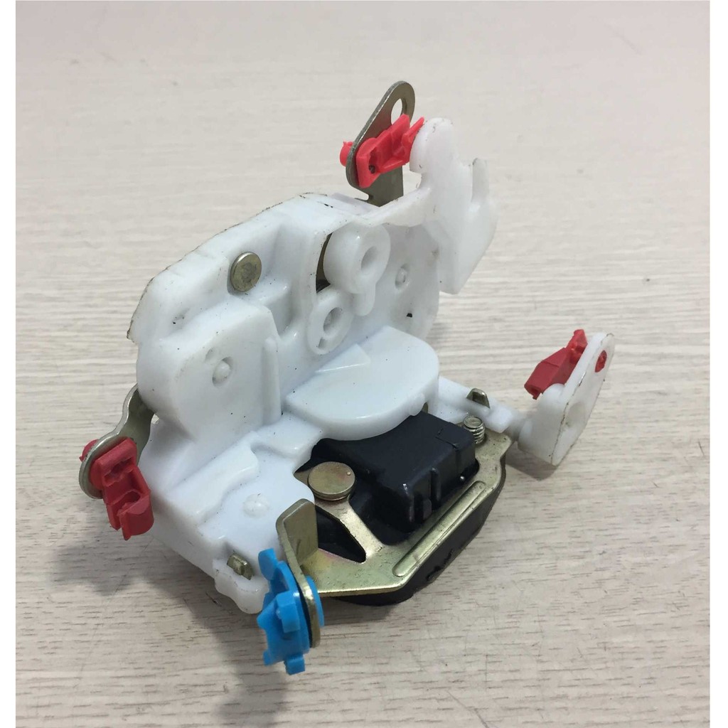 Ổ khóa ngậm cửa -EQ1043/NJ1030 xe 3.5 tấn