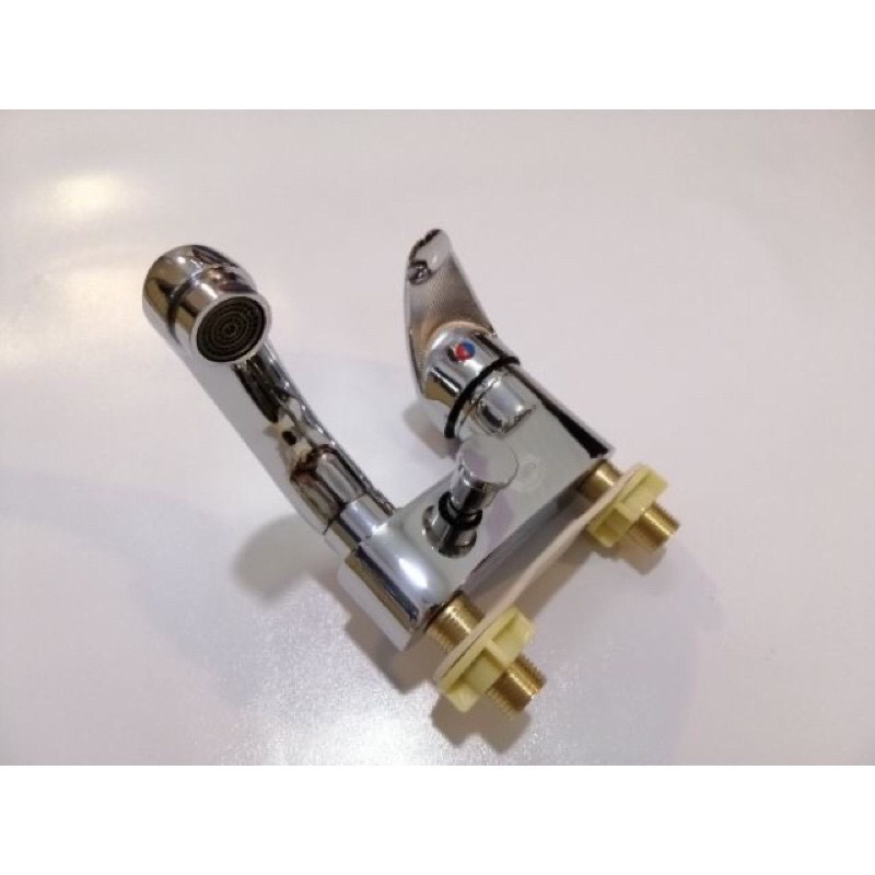 Củ sen tắm nóng lạnh liền vòi rút thân