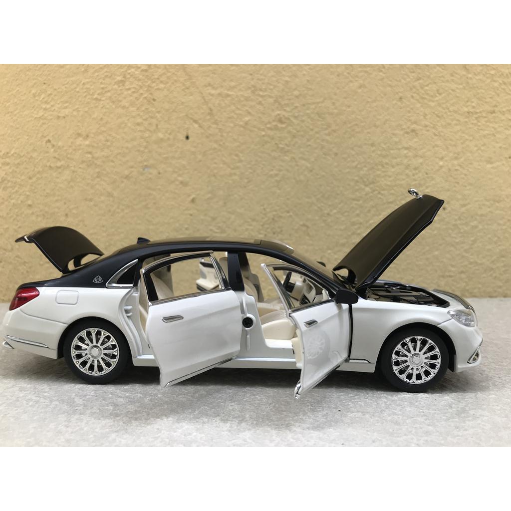 Mô hình xe Mercedes-Maybach S600 2022 1:24