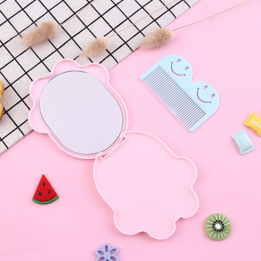 Gương Mini Tặng Lược Cute ( Giao Mẫu Ngẫu Nhiên ) - Gương trang điểm cầm tay gấp gọn