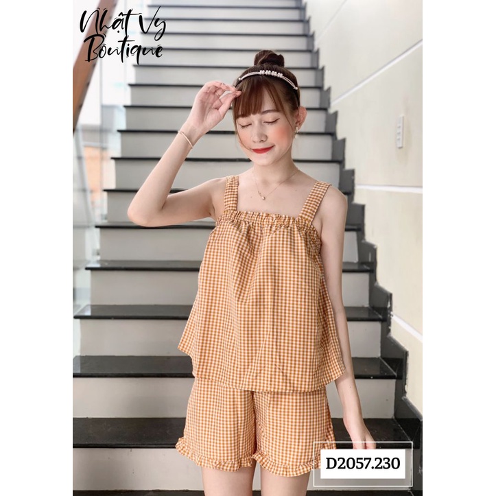 Set đùi caro 2 dây bản to quần viền bèo - D2057