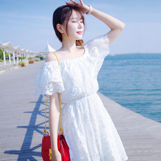 Đầm Ren Trắng