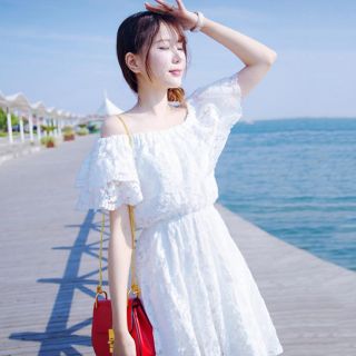 Đầm Ren Trắng