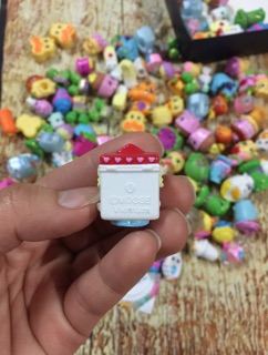 Shopkins- Đồ chơi cho bé (set 100 con khác nhau )
