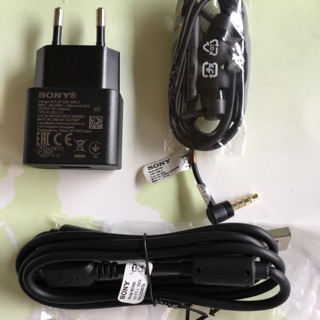 Combo bộ sạc cáp Sony UCH20 và tai nghe sony 410c