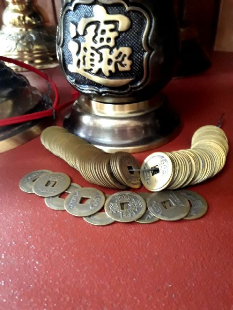 Đồng tiền xu âm dương, xin đài, gieo quẻ kích tài vận. Tiền xu bằng đồng.
