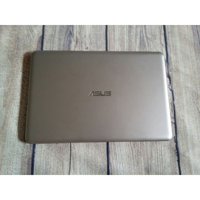 Laptop cũ Asus mini EH200H | BigBuy360 - bigbuy360.vn