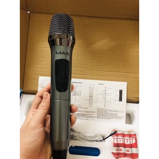 Micro karaoke Max 39 thuộc dòng micro không dây công nghệ mới (combo 2 micro)