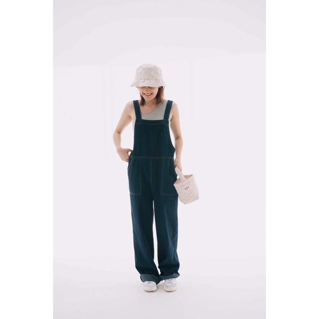 Quần yếm, chất jeans mềm. trẻ trung năng động phù hợp đi chơi đi dã ngoại Kuchimachic mã 8013