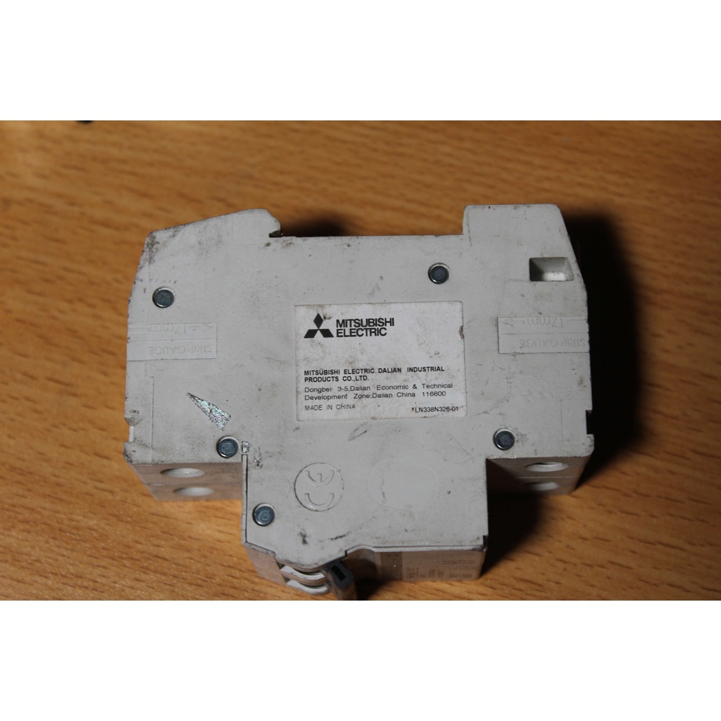 Aptomat Mitsubishi 10A 1 pha 2 cực