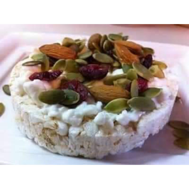 Bánh gạo lứt nguyên hạt HELLORICE gồm gạo lứt huyết rồng gạo lứt yến mạch và gạo lứt tím than | BigBuy360 - bigbuy360.vn