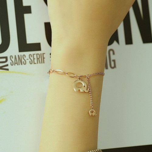 Lắc Tay Con Voi Titan Ko Đen TT 3189