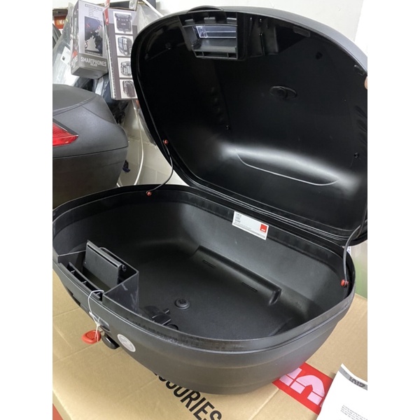 Thùng Givi E450NT, thùng sau xe máy 45 lit, chính hãng Givi bảo hành 2 năm
