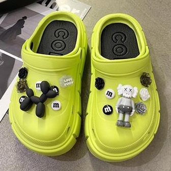 Dép Cross nữ Bearbrick kèm Sticker dễ thương bản cao cấp đế 5cm.