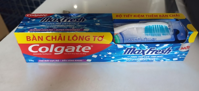 Kem Đánh Răng Colgate Maxfresh Hương Bạc Hà (230g)