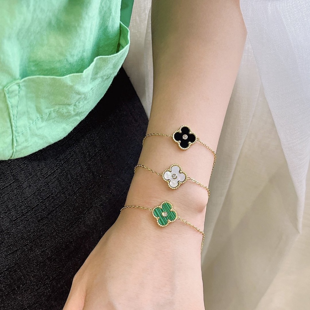 Vòng Tay Louis Vuitton Bằng Thép Titan Họa Tiết LV Monogram