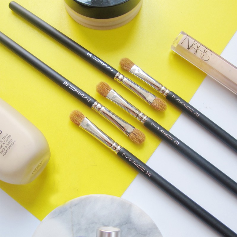 Cọ Trang Điểm Dùng Cho Mắt Mac 242