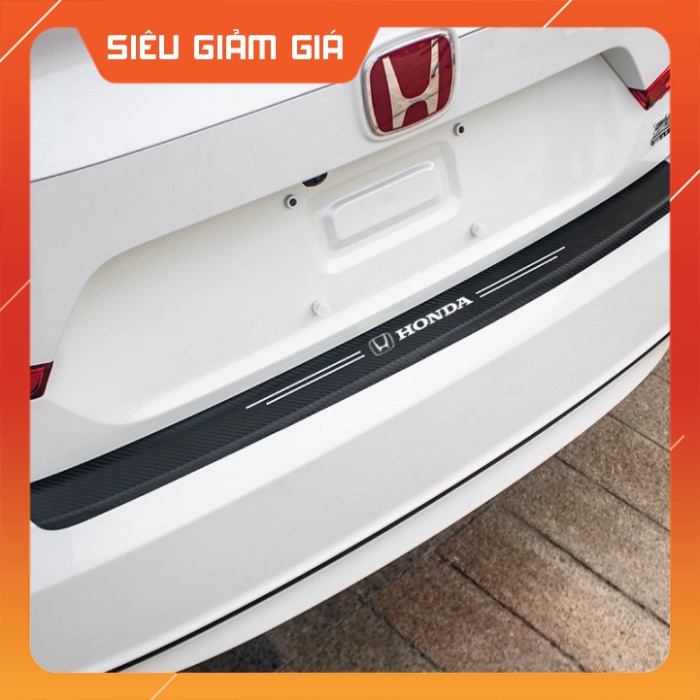 Miếng dán bậc cửa xe ô tô , vân carbon dán full keo chống trầy tốt