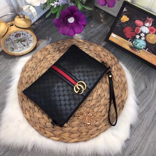 Lê mỹ nữ( ví gc 69 đen, lv 69 đỏ)
