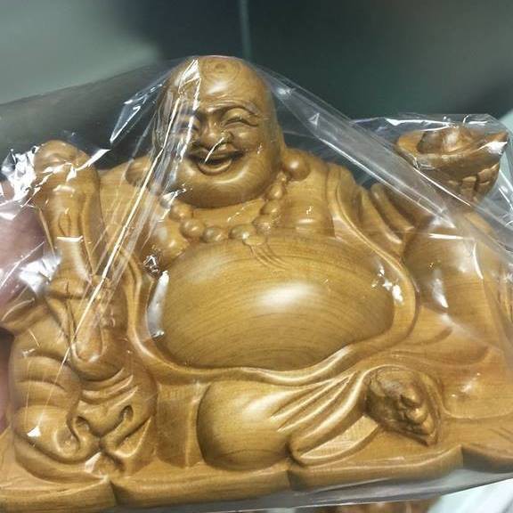 Tượng Phật Di Lặc Gỗ Bách Xanh Để Trên OTO Bàn Làm Việc