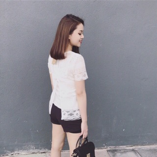 Áo ren phối nơ sau lưng
