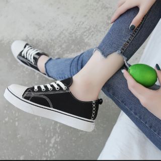 Giày viền khâu cá tính
